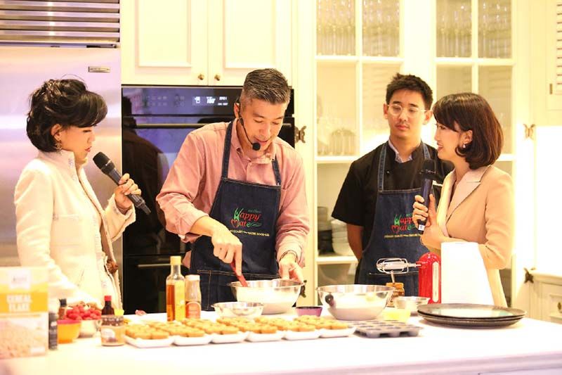 เซเลบริตี้เชฟ พล ตัณฑเสถียร สาธิตเมนูหมูปิ้งซอสมะขาม