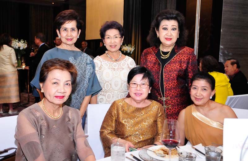 เพลินพิศ ชันวราธร, สมใจ วุฒิพุธนันท์, อิศรินทร์ทิพย์ อินทามระ, วรุณี อุดมอักษร, ทิพวรรณ์ วุฑฒิสาร และ พิมพ์ใจ โพธิภักติ
