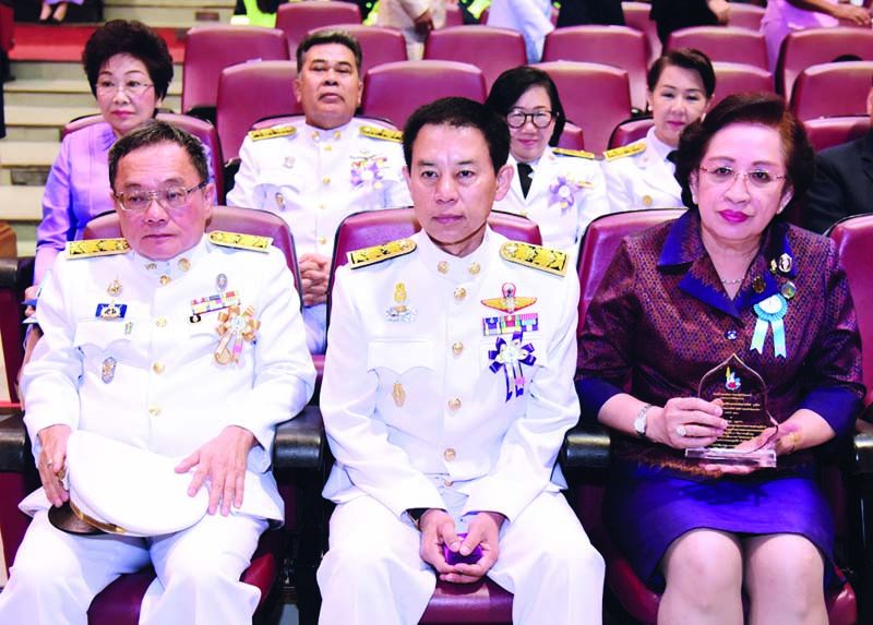 นคร ศิลปอาชา ปฏิบัติหน้าที่แทนประธานมูลนิธิ, พล.ท.สรรเสริญ แก้วกำเนิด, ขนิษฐา บุญราช