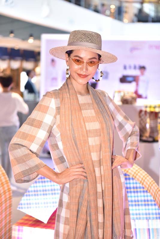 ศิริรัตน เรืองศรี มิสไทยแลนด์เวิลด์ 2010