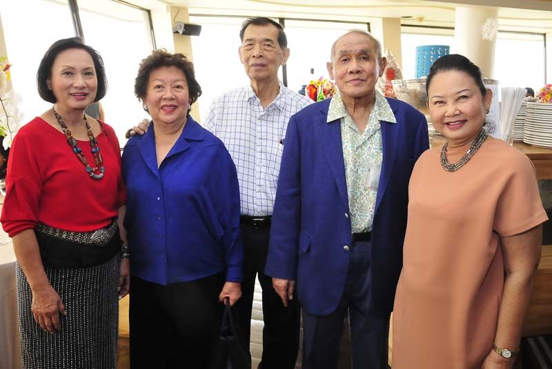 ทิพย์รักษ์ สุขุม ต้อนรับ หทัยรัชต์ มุสิกบุญเลิศ, สุพัฒนา-พ.ท.กมล ประจวบเหมาะ และ ม.ล.ศุลีรัชต์ วัชรีวงศ์