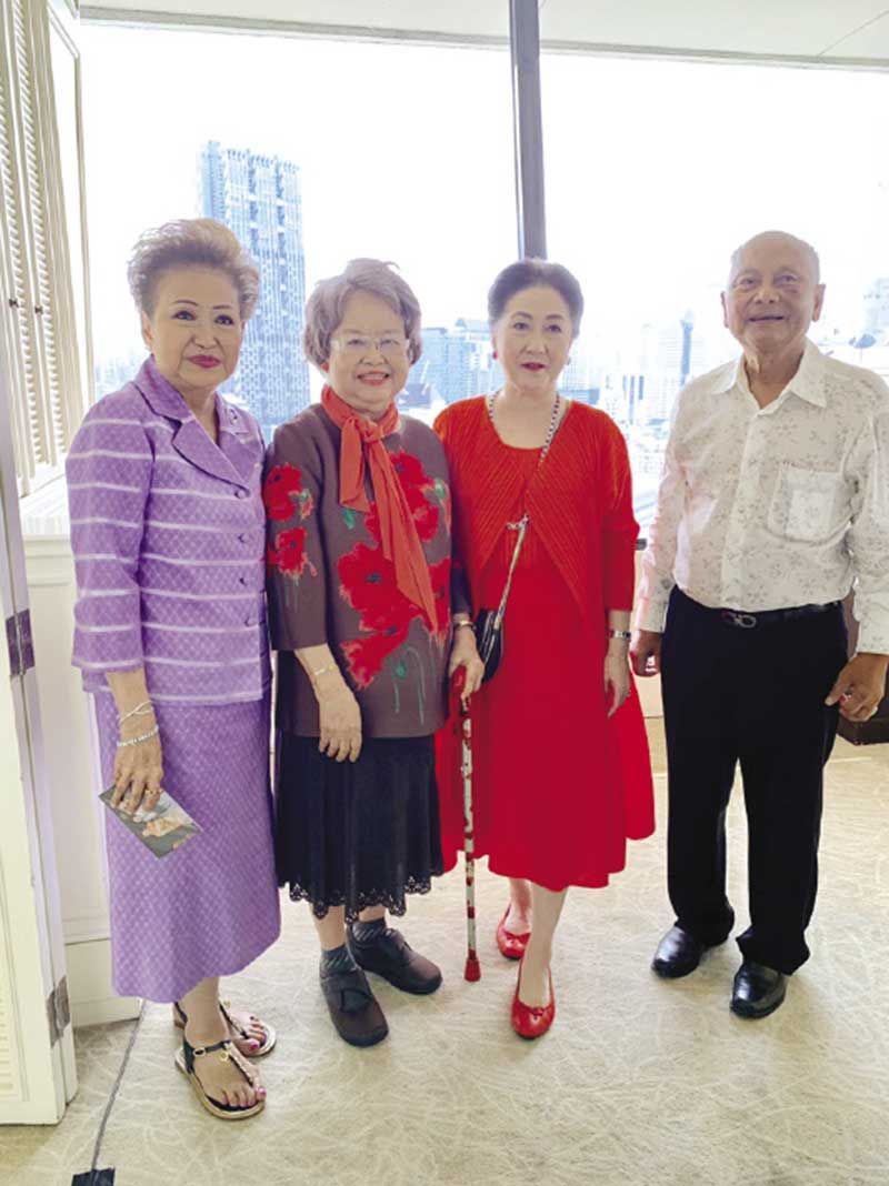แฟนแนวหน้า กับ ผาณิต พูนศิริวงศ์ แห่ง “ผู้หญิงแนวหน้า”