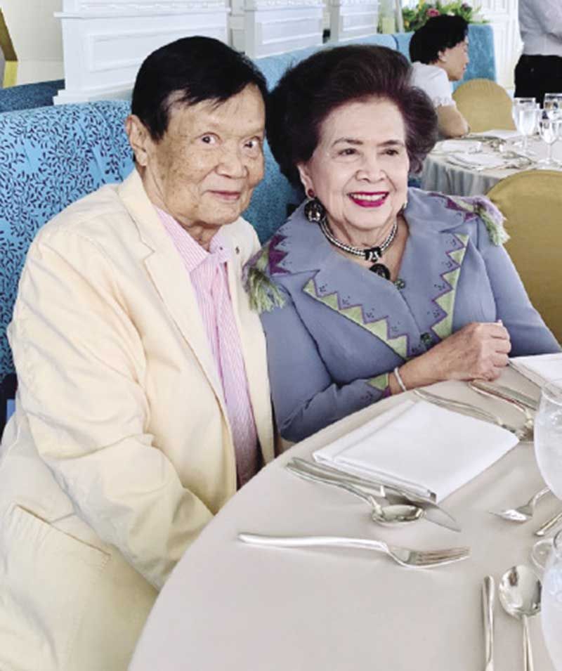 ดร.ศรีภูมิ-ม.ร.ว.วรรณาภรณ์ ศุขเนตร