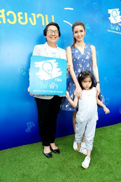 กาญจนา โรจวทัญญู และ โบว์-แวนด้า พร้อมน้องมะลิ