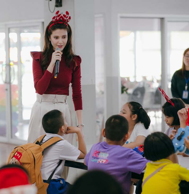 มารีญา พูลเลิศลาภ มอบความสุขผ่านเสียงเพลง