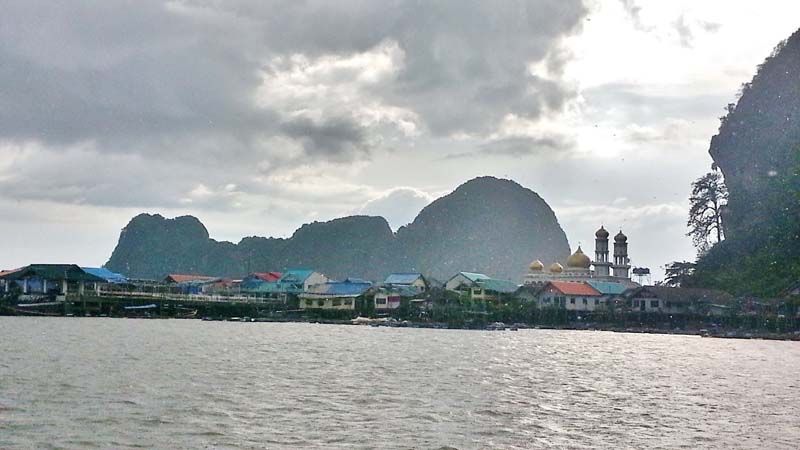 หมู่บ้านชาวเลตามเกาะทะเลไทย
