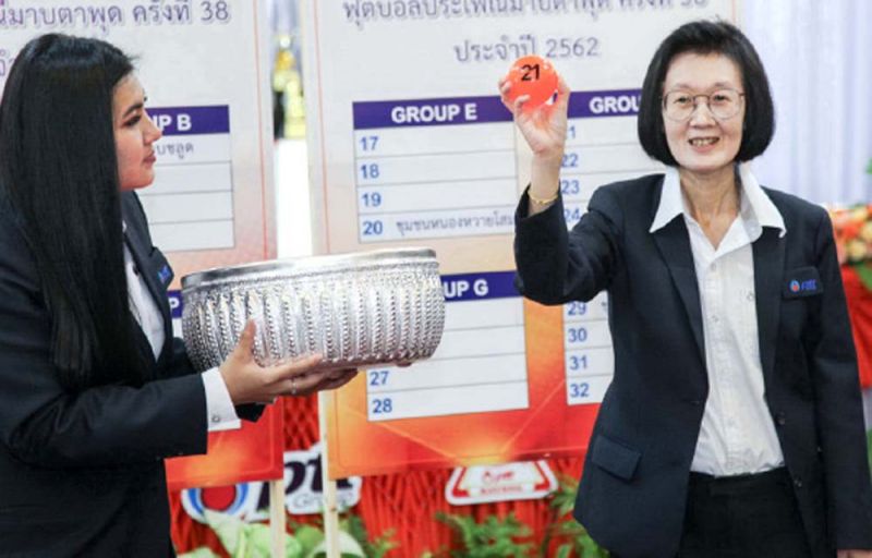 เชาวนี พันธุ์พฤกษ์ จับหมายเลขทีมแข่งขัน