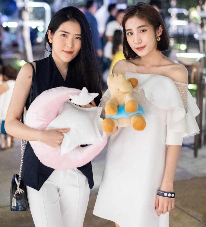 ม.ล.เอวิตา ยุคล และเพื่อน