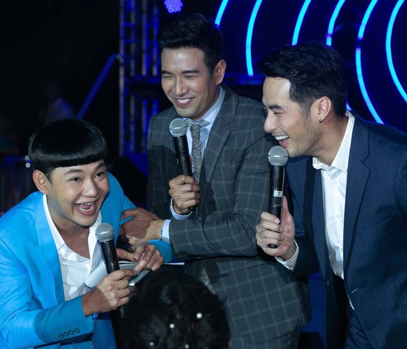 ดีเจนุ้ย-ธนวัฒน์ ประสิทธิสมพร กับ 2 พระเอก
สุดฮอต บอย-ปกรณ์ และ เกรท-วรินทร