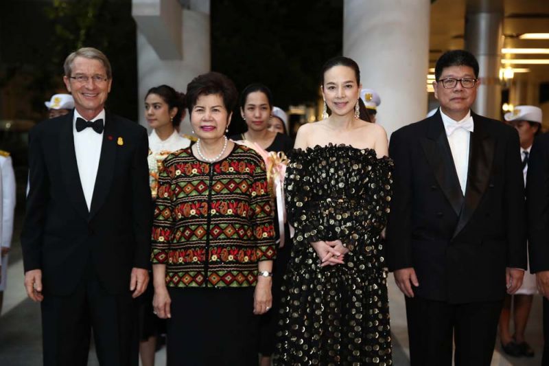 ดร.ฮาราลด์ ลิงค์, คุณหญิงทิพาวดี เมฆสวรรค์, นวลพรรณ ล่ำซำ และ ธานี ทองภักดี