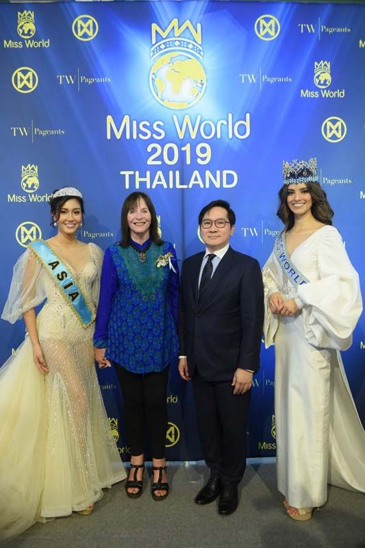 นิโคลีน พิชาภา ลิมศนุกาญจน์, จูเลีย มอร์ลีย์, ธนวัฒน์ วันสม และ วาเนซา ปอนเซ เด เลออน

