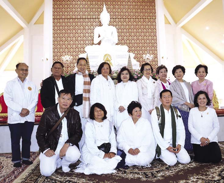 อัธยา ไชยกุลงามดี ประธานอุปถัมภ์ฯ เป็นเจ้าภาพตัดหวายลูกนิมิตเอก, ชุติมา ลีบูรจินต์ จากวัดป่าศรีถาวร นครฮิวสตัน สหรัฐอเมริกา และคณะศิษย์พระเทพวิมลญาณ (หลวงพ่อถาวร จิตฺตถาวโร) มาร่วมอนุโมทนาบุญ