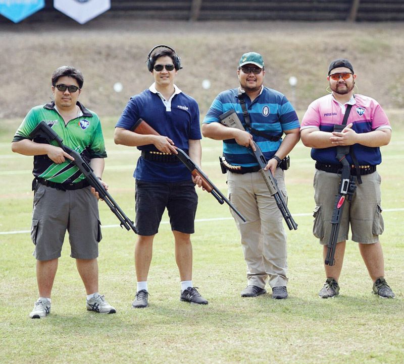 บรรยากาศในการแข่งขันยิงปืน เต็มไปด้วยความสนุกสนาน ความสามัคคีของสมาชิกในชมรมฯ
