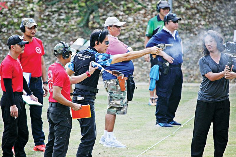 บรรยากาศในการแข่งขันยิงปืน เต็มไปด้วยความสนุกสนาน ความสามัคคีของสมาชิกในชมรมฯ