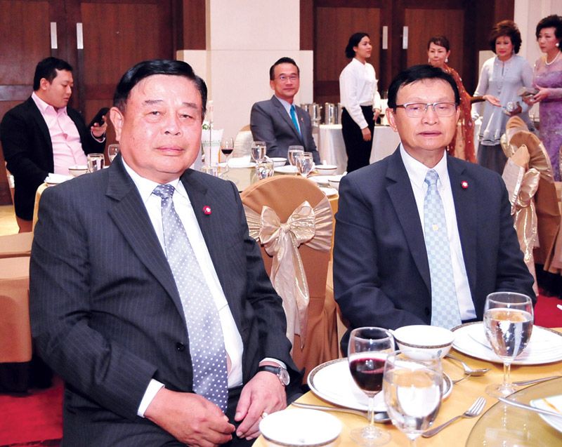 พล.อ.กิตติทัศน์ บําเหน็จพันธุ์ กับ พล.อ.พิรุณ แผ้วพลสง