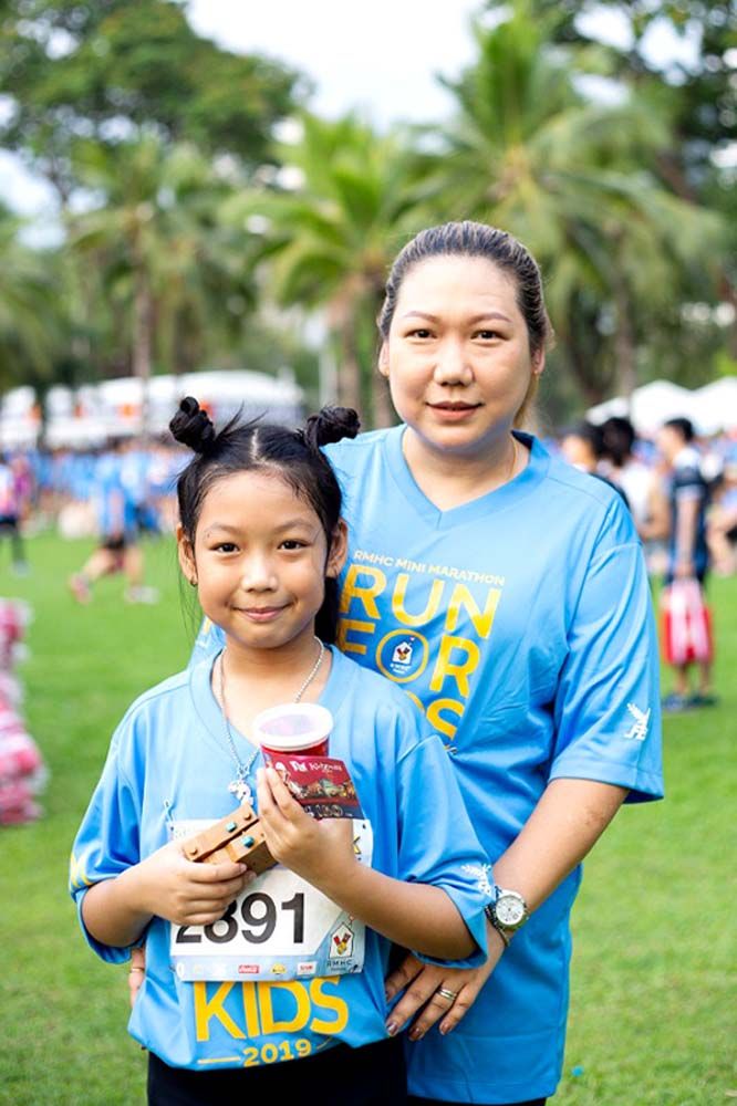 ครอบครัวสมทรง-คุณแม่สุนัดดา และน้องบีเนต์-ด.ญ.สิตานัน สมทรง