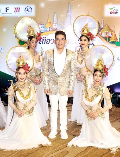 อ.คฑา ชินบัญชร พรีเซ็นเตอร์โครงการ