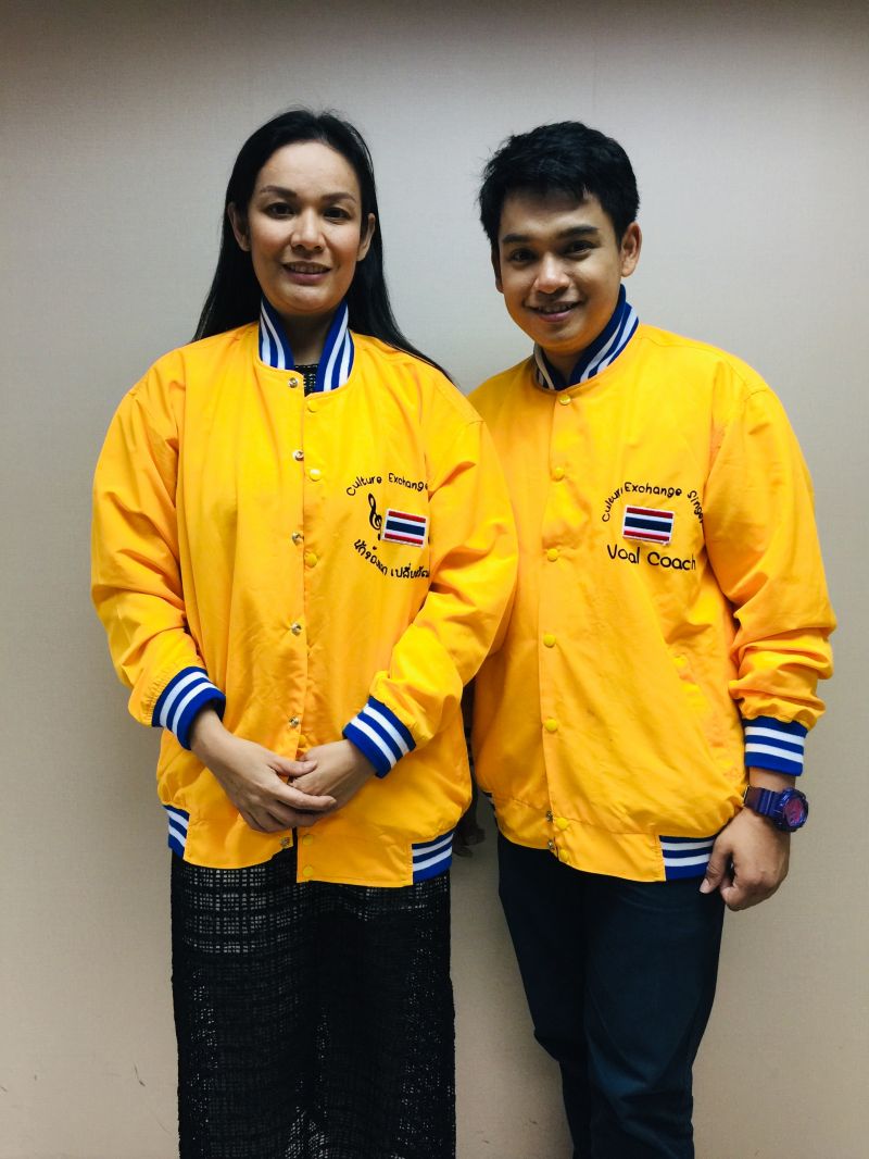 ครูโอปอ บรรณวัฒน์ พร้อมด้วย ครูบี กันทิมา 