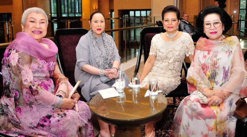 อังศณา วัฒนานุกิจ, ม.ร.ว.สุพรรณกัลยา ตันหยงมาศ, วรรณจิตรกฤษณามระ และ คุณหญิงจิราภา สูตะบุตร