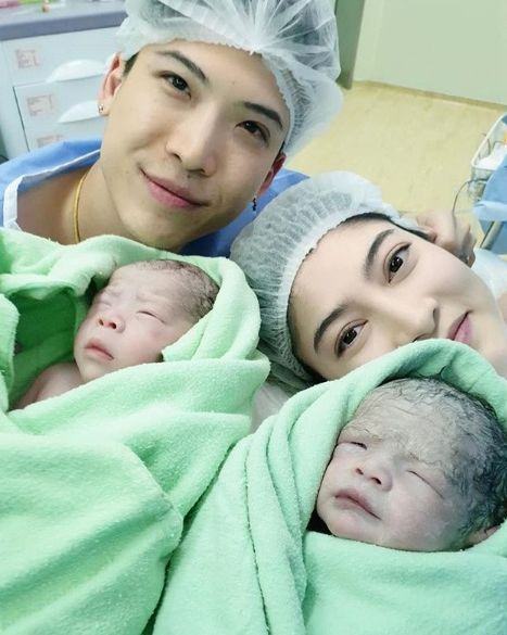 ป็อก มาร์กี้ และน้องมีก้าและมีย่า