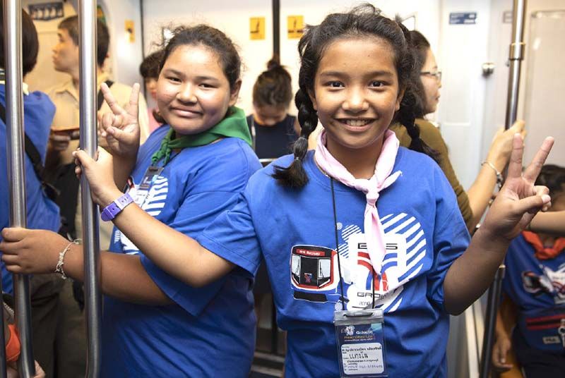 สัมผัสประสบการณ์นั่งรถไฟฟ้าบีทีเอส