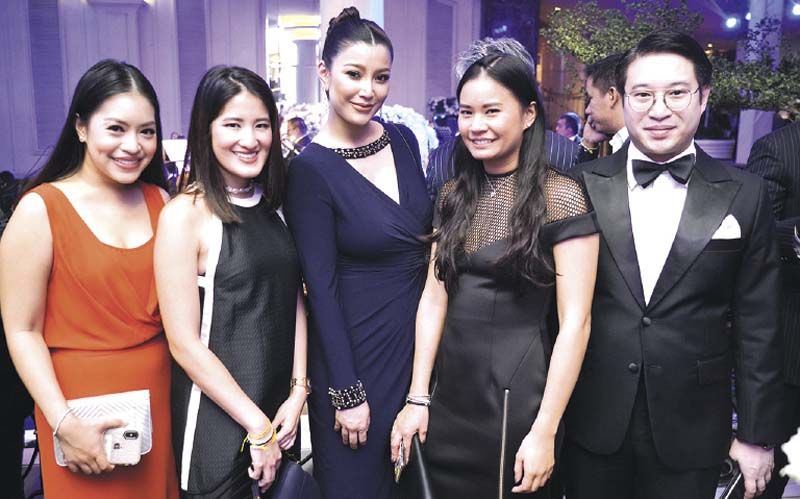ณัฐพร โทณวณิก, จุฑาวรรณ สุวรรณมาศ, มรกต แสงทวีป, ปณยา สารกิจปรีชา 
และ ภัทร สาลีรัฐวิภาค