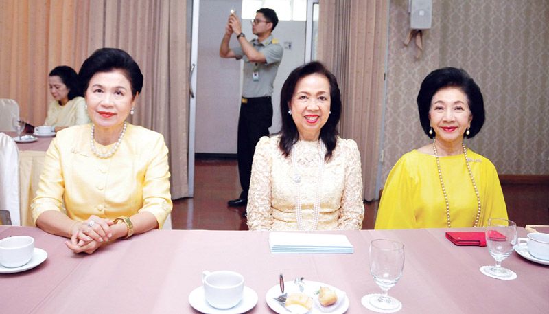อ.รัตนา วิชญาณรัตน์, อรนุช แสงสุริยจันทร์ และ คุณหญิงผะอบทิพย์ ศาตะมาน