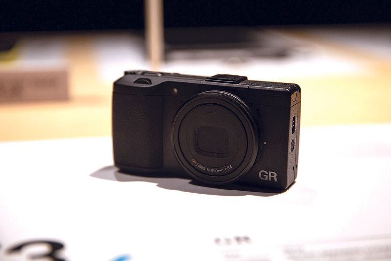 ตำนานกล้องเล็กเลนส์กว้าง (GR)