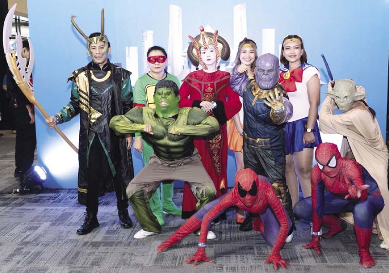 หลากหลายสีสันจากเหล่าซูเปอร์ฮีโร่