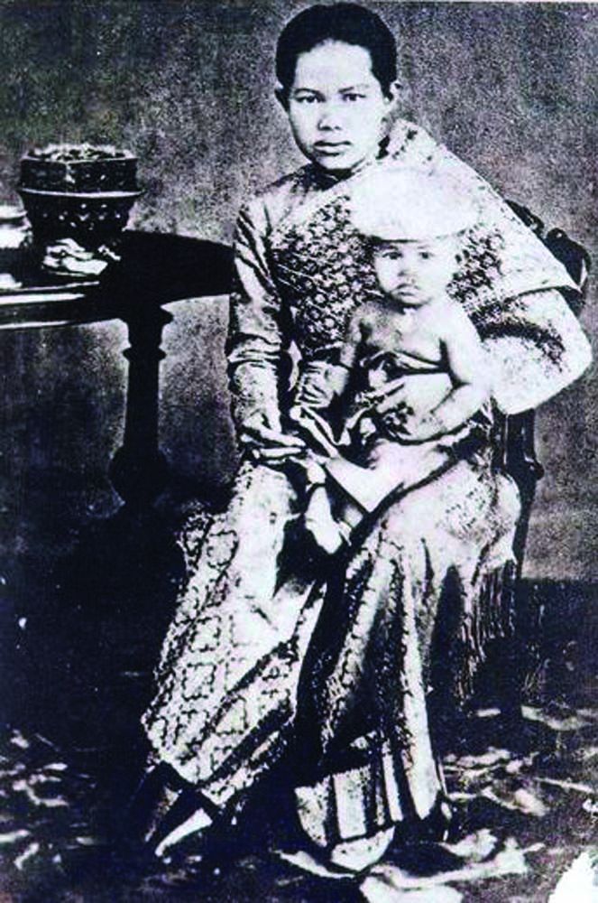 สมเด็จพระนางเจ้าสุนันทากุมารีรัตน์ พระบรมราชเทวี