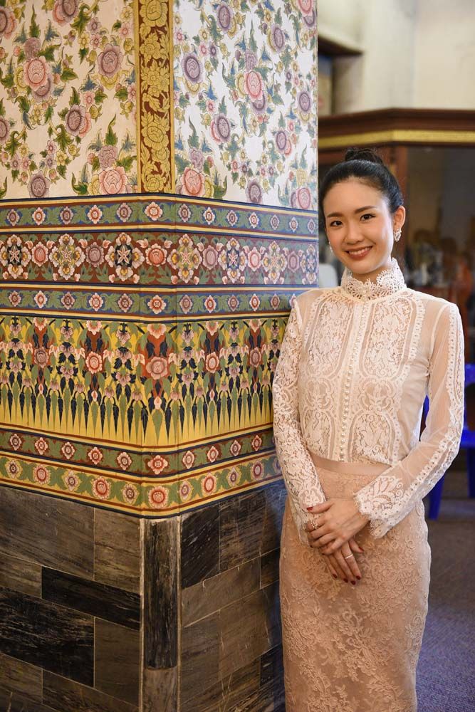 อภินรา ศรีกาญจนา

