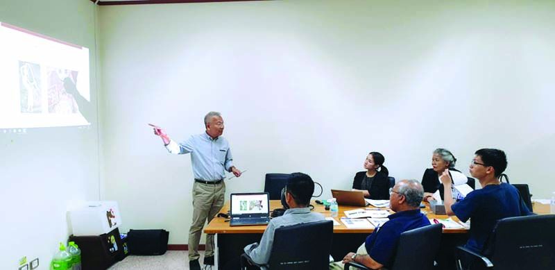 ที่ปรึกษาการแปลประเพณีชีวิตเขมร

