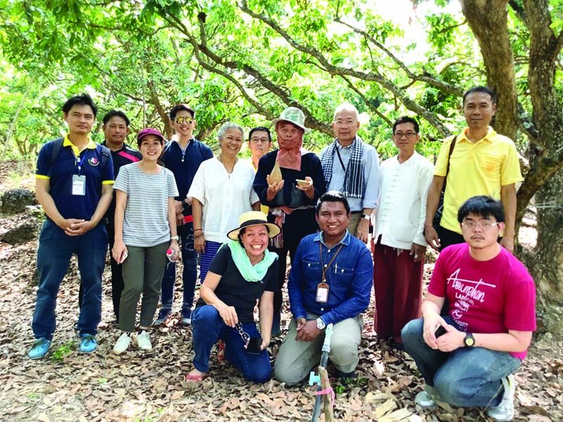 นักศึกษาออกศึกษาในพื้นที่