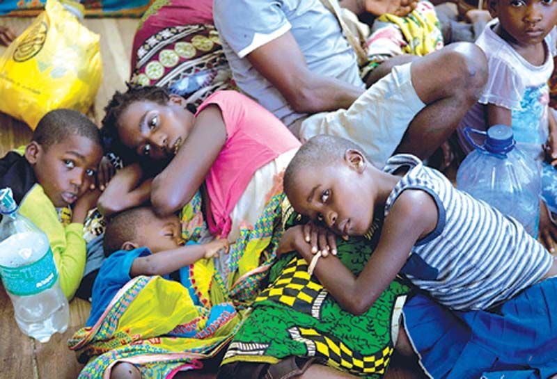 ภาพของเด็กๆ ไร้บ้าน ขาดแคลนอาหารและยา