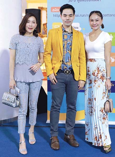 ภัณฑิตา เฮงตระกูลสิน, ฐิติพงษ์ ล้อประเสริฐ 
และ นภาพร โกเซอแวร์