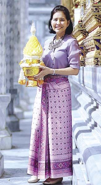 ณญาดา อมตวณิชย์ ประธานชมรมสานใจ สายใยผ้าซิ่น