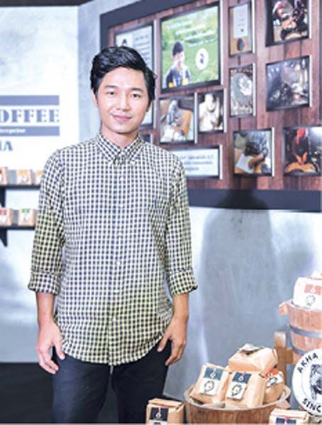 ลี-อายุ จือปา เจ้าของเรื่องราวภาพยนตร์เทิดพระเกียรติฯ