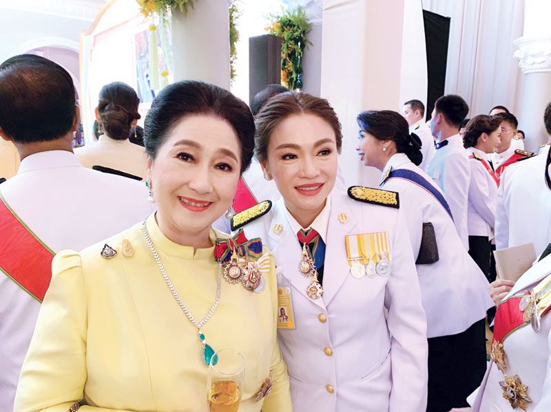 ผาณิต พูนศิริวงศ์ กับ กรณิศ
งามสุคนธ์รัตนา