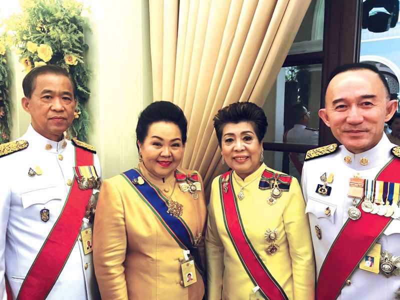 พล.อ.วรพงษ์-วิชชุดา สง่าเนตร และ อัมพร-ม.ล.ปนัดดา ดิศกุล
อดีตรมช.กระทรวงศึกษาธิการ

