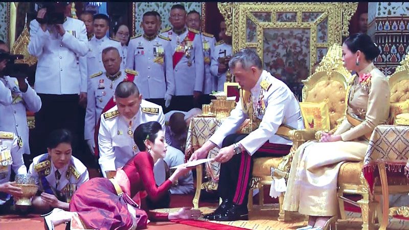 ทรงพระกรุณาโปรดเกล้าฯ สถาปนา พลตรีหญิง ท่านผู้หญิงสินีนาฏ วงศ์วชิราภักดิ์ ขึ้นเป็น เจ้าคุณพระสินีนาฏ พิลาสกัลยาณี