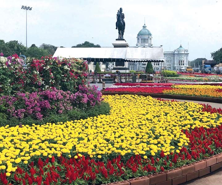 ผลงานการออกแบบและควบคุมการจัดตกแต่งสวน ประกอบงานอุ่นไอรัก คลายความหนาว ครั้งที่ 1