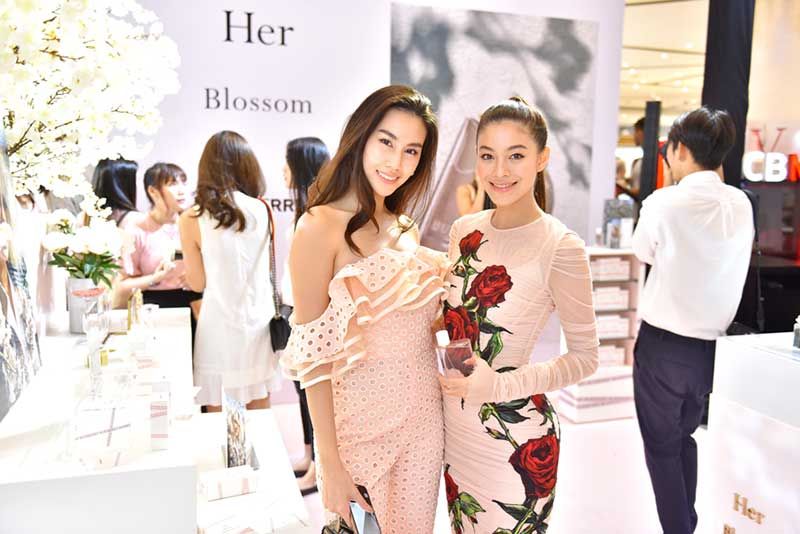 พิมพ์ทอง วชิราคม และ ซอนญ่า สิงหะ