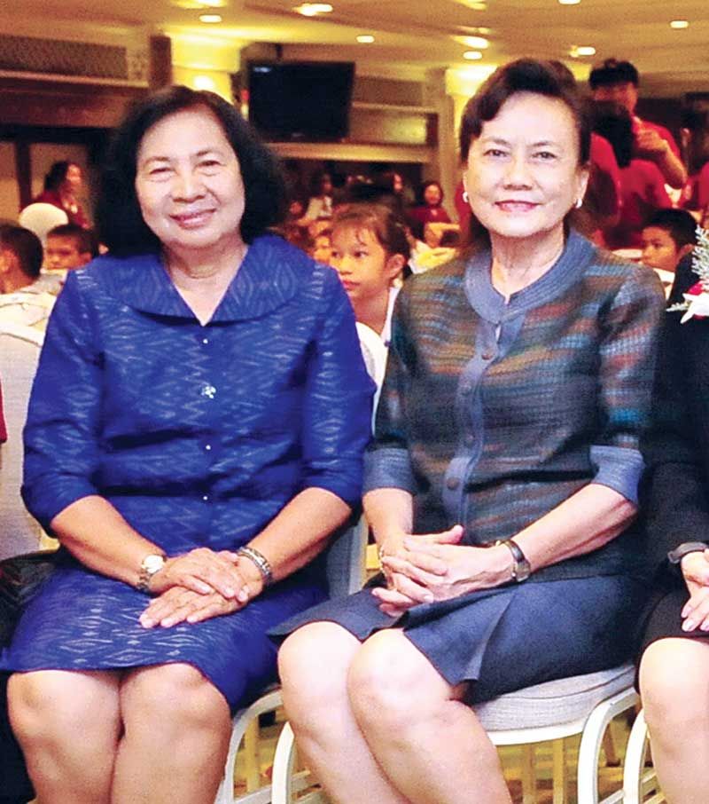 ทัศนีย์ ภัทรนาวิก ที่ปรึกษาสังคมสงเคราะห์ และ
ชุดาภรณ์ ศิริสนธิ ที่ปรึกษาสาธารณสุข