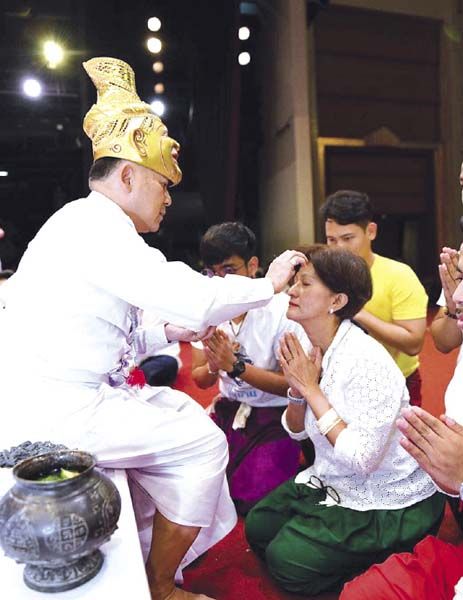 นฤมล ล้อมทอง ร่วมในพิธีไหว้ครู