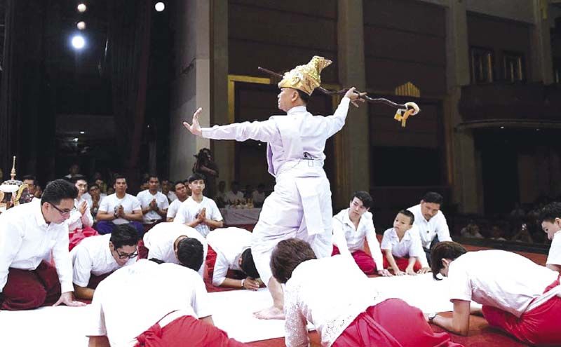 พิธีไหว้ครูและครอบครู โขน-ละคอน ปี 2562