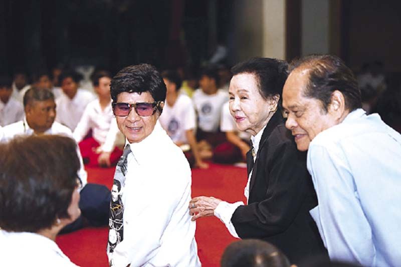 กล ภาคสุวรรณ, น้ำเงิน บุญหนัก และ กวี ทองปรีชา
