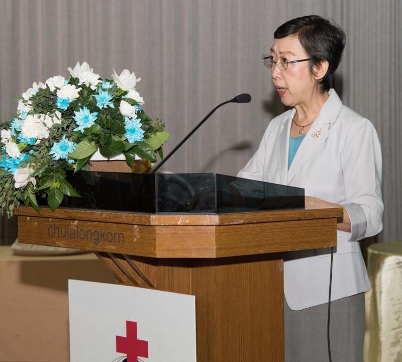 ผศ.พญ.ลลิดา ปริยกนก ผู้อำนวยการศูนย์ดวงตาสภากาชาดไทย