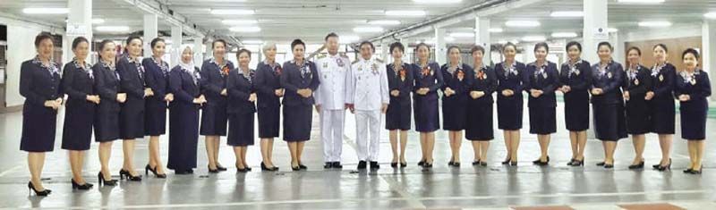 ดร.ปฤถา พรหมเลิศ นายกสมาคมแม่บ้านมหาดไทย นำประธานแม่บ้านมหาดไทยทั้ง 21 คน เข้าเฝ้าฯ