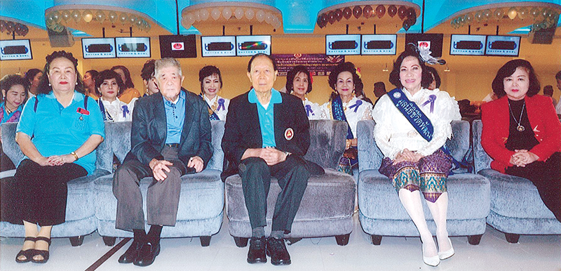 พล.ร.อ.ม.จ.ปุสาณ สวัสดิวัตน์, ดร.ศุลีมาศ สุทธิสัมพัทน์, อร่าม อามระดิษ และคณะสมาชิกชมรมธรรมานามัย