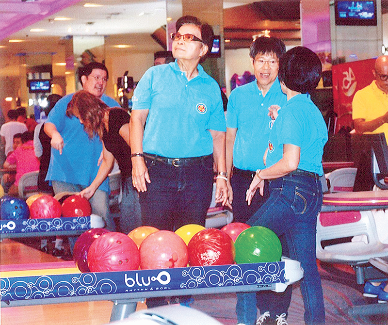 คณะกรรมการจากมูลนิธิชีวิตพัฒนาฯ ก็มาร่วมแข่งขันด้วยเช่นกัน